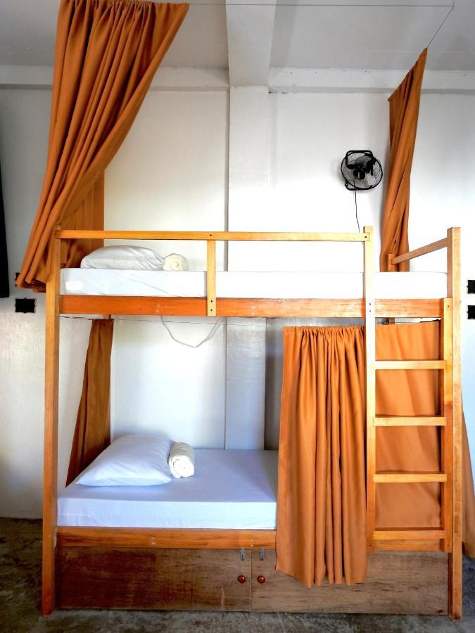 Three Little Birds Surf Hostel General Luna  Esterno foto