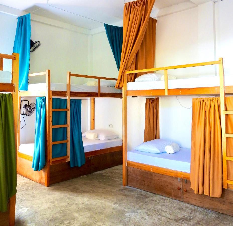 Three Little Birds Surf Hostel General Luna  Esterno foto